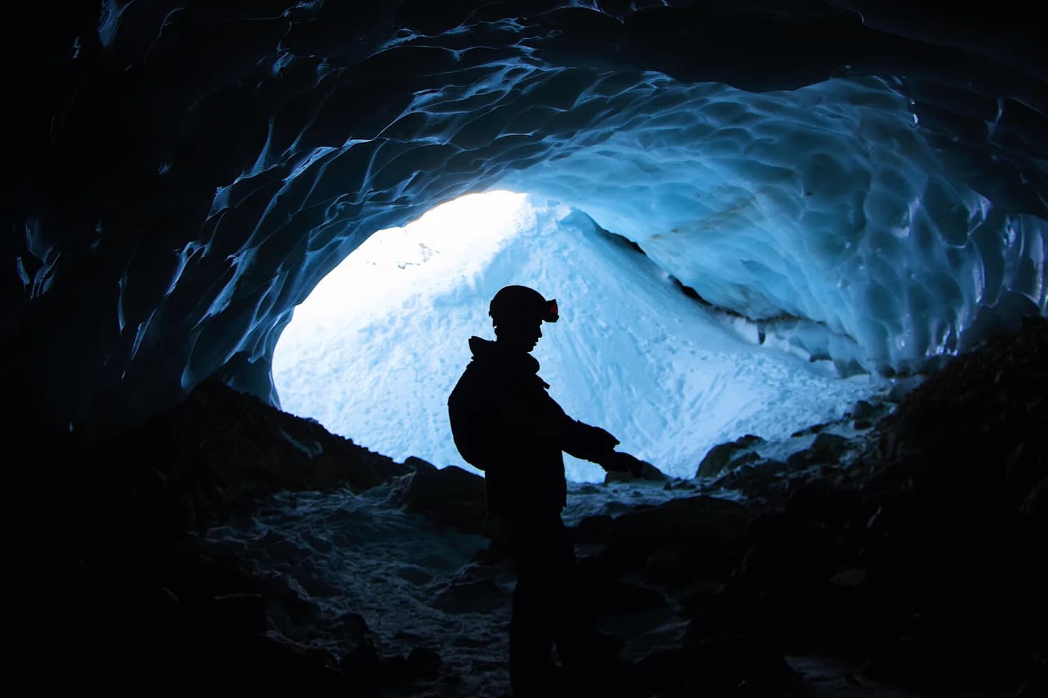 Technical fieldwork in a mineral environment